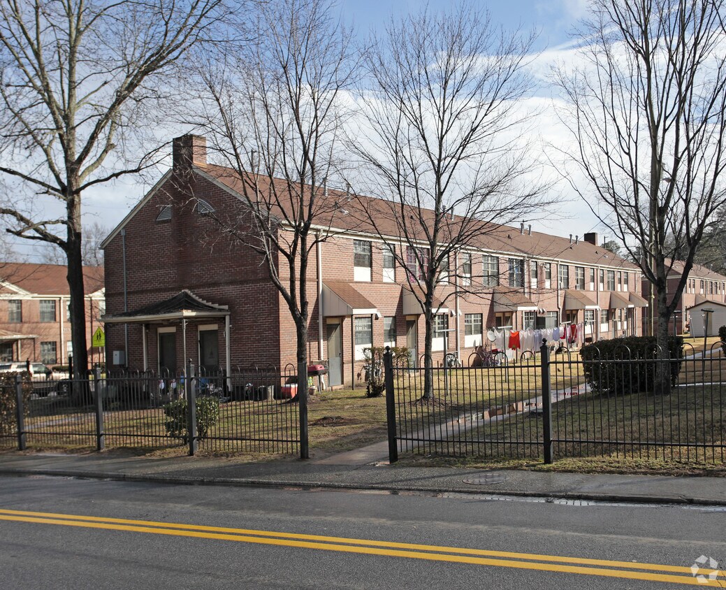 Foto del edificio - Fort Hill Homes