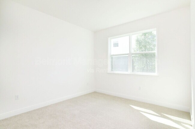 Foto del edificio - 13557 Larkton Ln