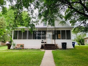 Building Photo - 915 W 4th Ave Building Photo - 915 W 4th Ave