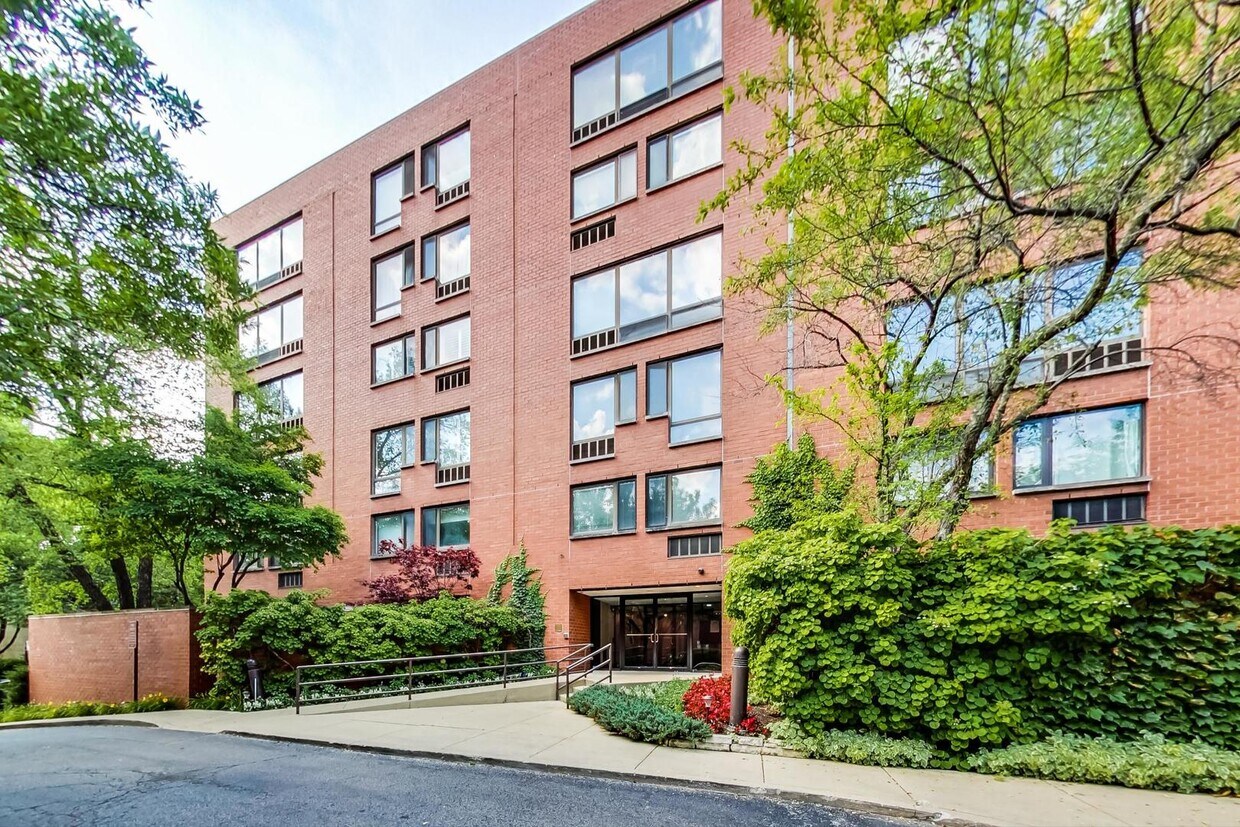 Foto principal - 1115 S Plymouth Ct