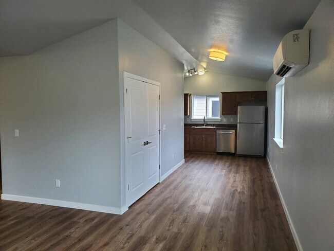 Foto del edificio - 224 Cheryl Ln