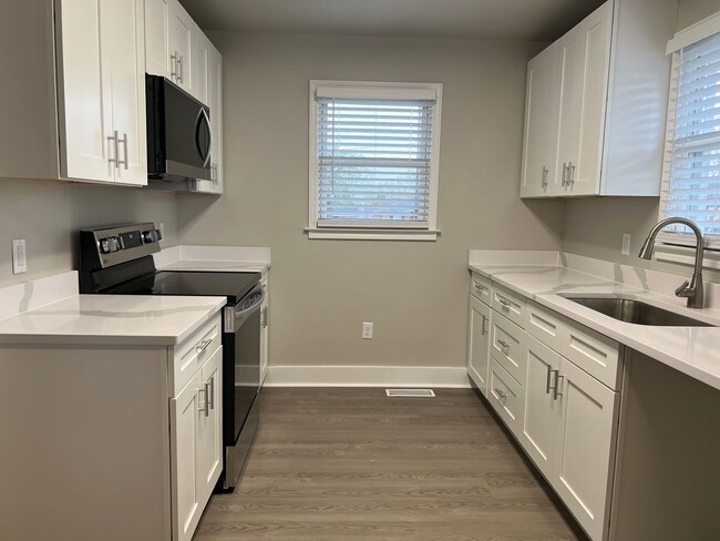 Photo - Newly Renovated 3/1 in Greenville! House