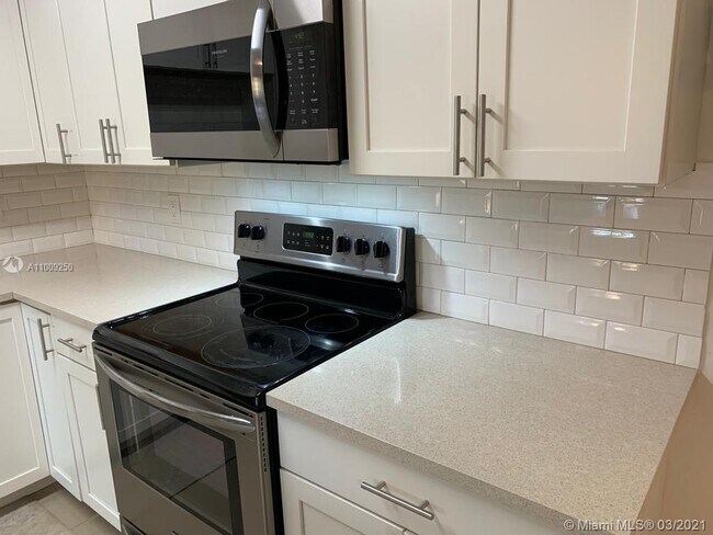 Foto del edificio - 9062 Vineyard Lake Dr