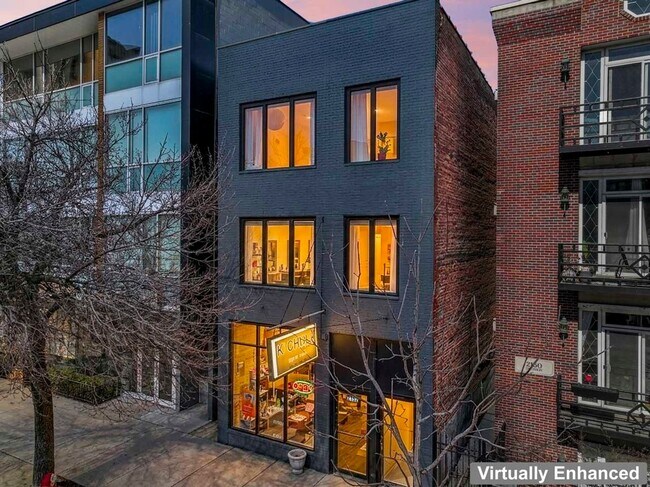 Foto del edificio - 2152 W Division St