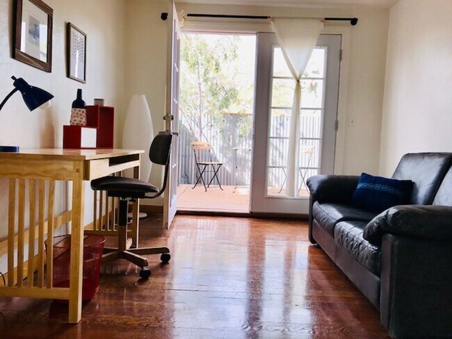 Foto del edificio - Central Location - 2 beds 1 bath