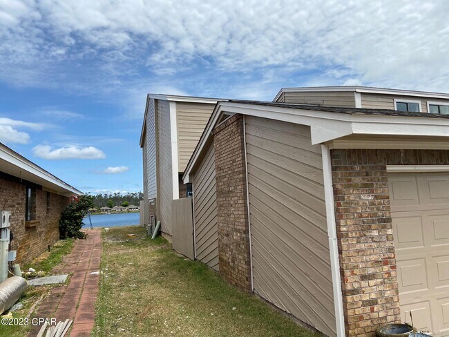 Building Photo - 113 Marin Dr