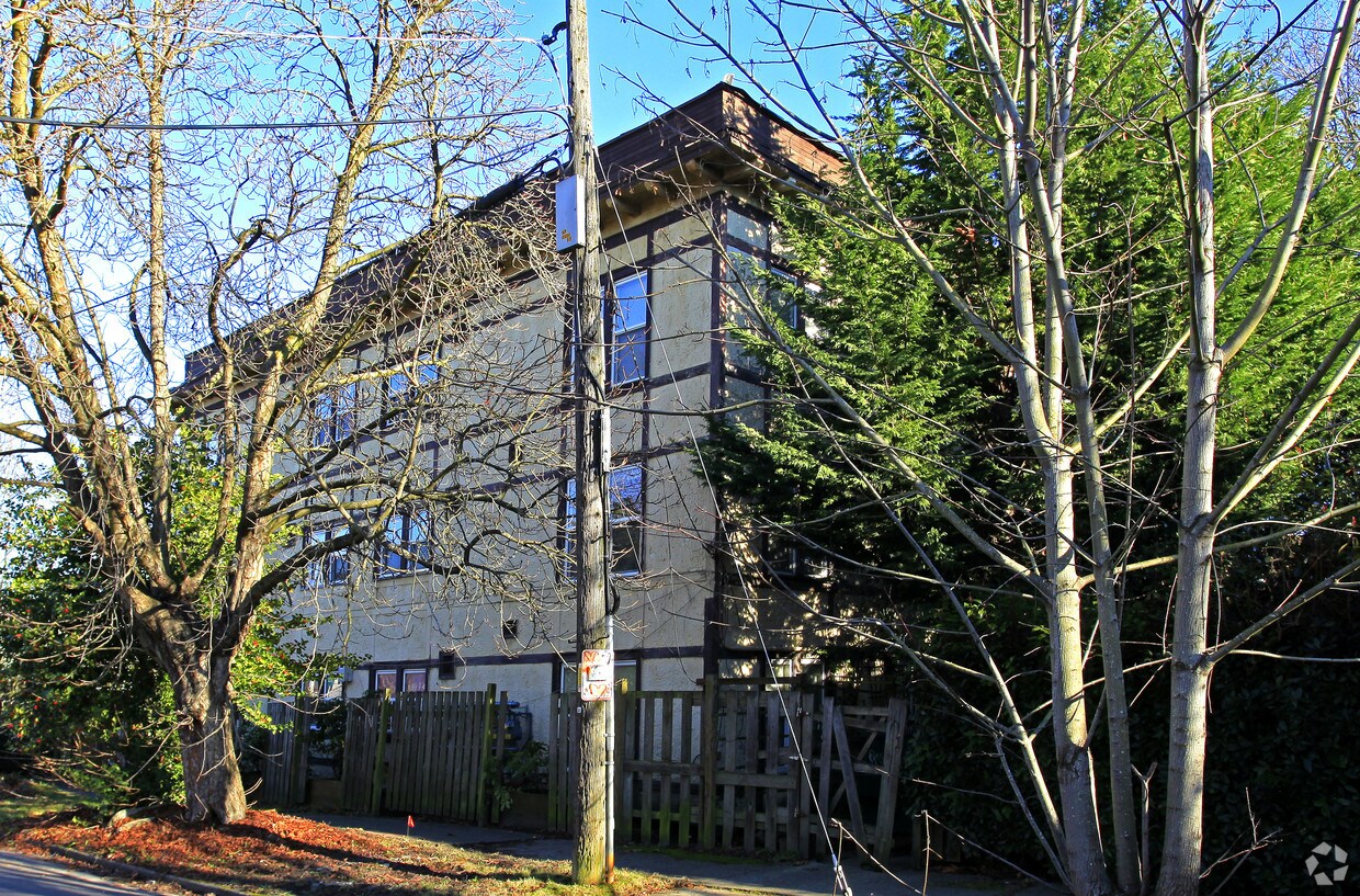 Foto del edificio - 2703 E Union St