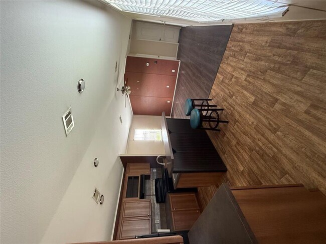 Foto del edificio - 8810 Los Robles Ave