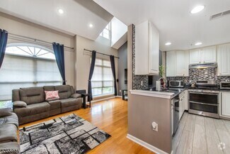 Building Photo - 129 Rock Creek Dr