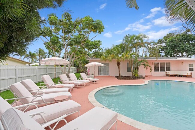 Foto del edificio - 2624 NE 30th Pl