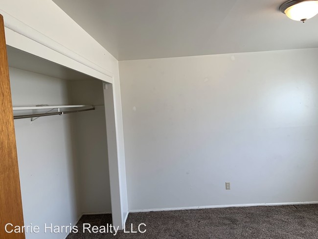 Building Photo - 5404 S 2000 W