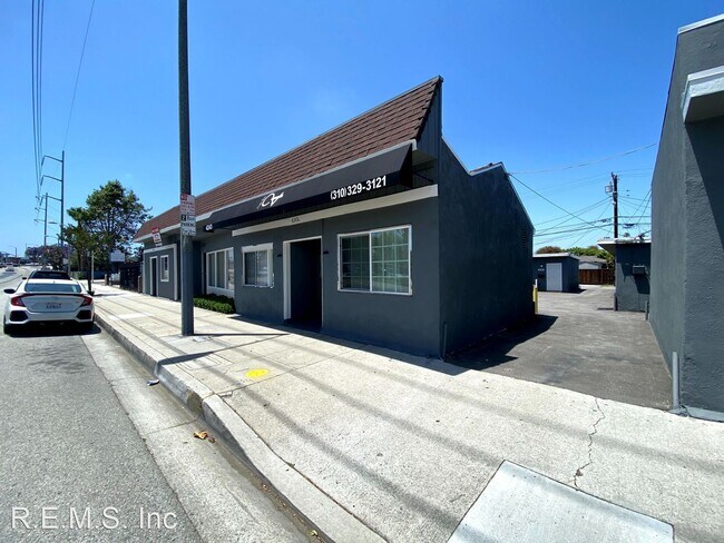 Foto del edificio - 2461 W 208th St