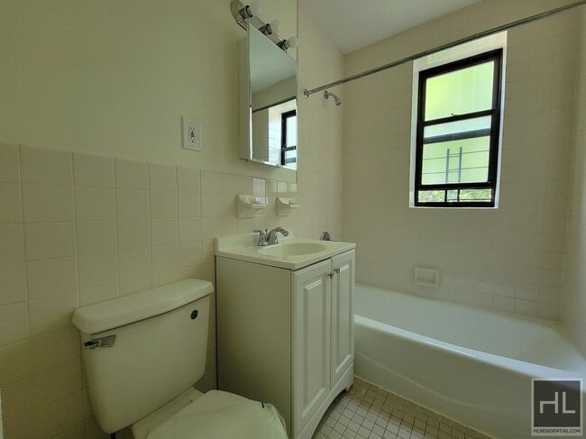 Building Photo - 62 Stuyvesant Ave