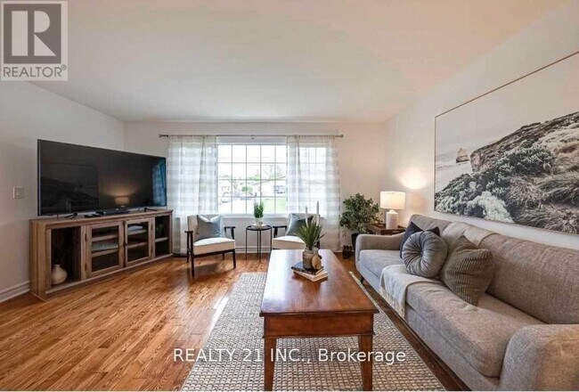 Photo du bâtiment - 812 Sanok Dr