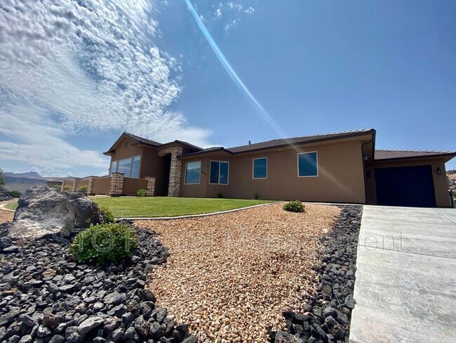 Building Photo - 1619 W 650 S