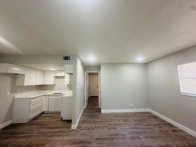 Foto del edificio - 618 93rd Ave N