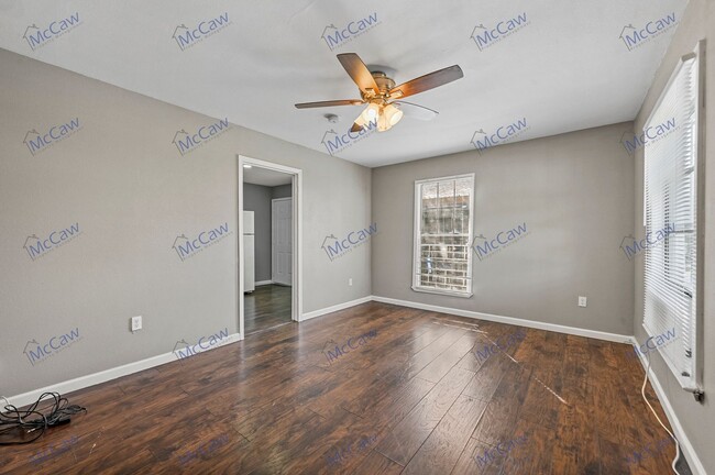 Building Photo - Cute 1/1 Duplex in Dallas (75216)!