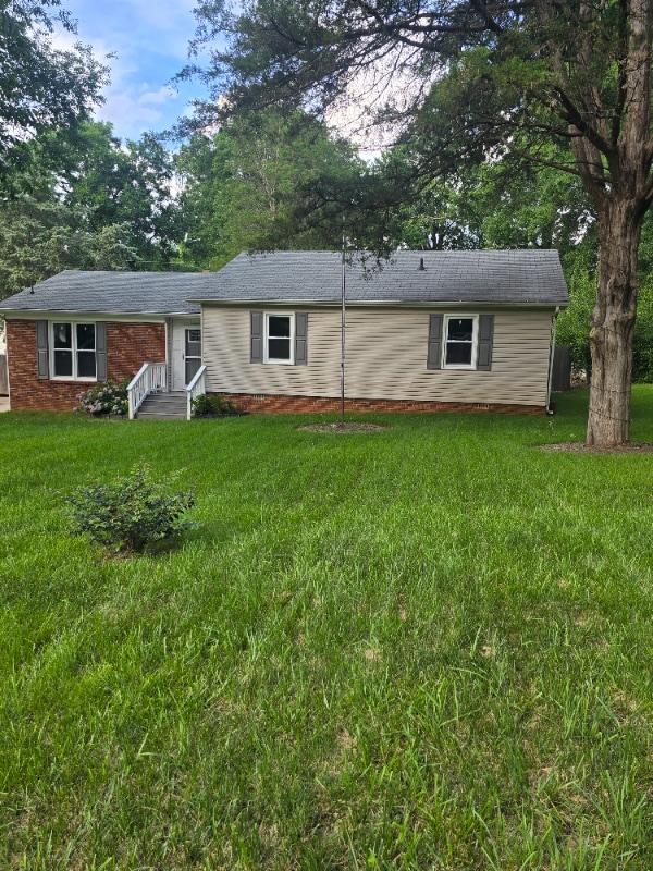 Primary Photo - 1226 Roundtree Cir