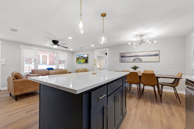 Foto del edificio - 4737 Aster Dr