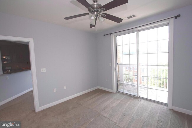 Foto del edificio - 400 Cameron Station Blvd