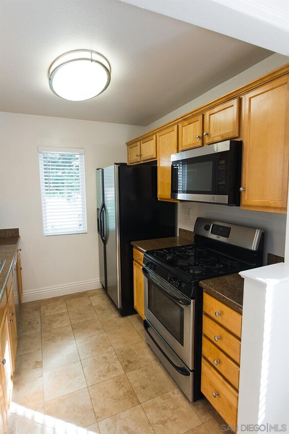 Primary Photo - 10154 Camino Ruiz