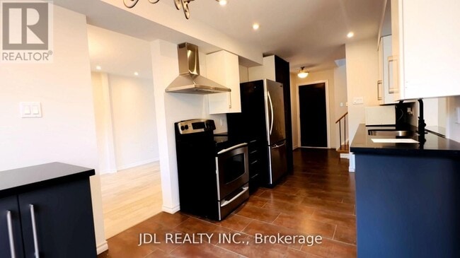 Building Photo - 127 Huntington Park Dr