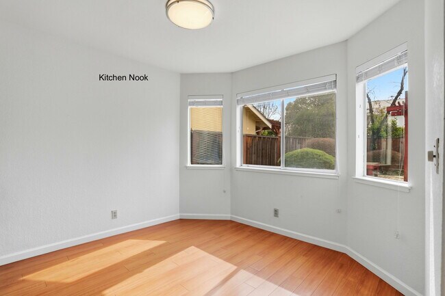 Foto del edificio - 5976 Corte Arboles