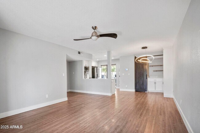 Foto del edificio - 9340 N 92nd St