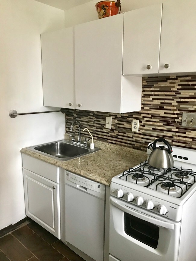 Foto del edificio - 2939 Van Ness St NW