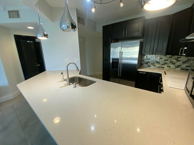 Foto del edificio - 400 Uno Lago Dr