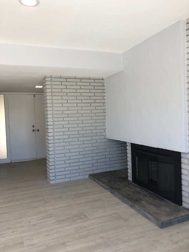 Foto del edificio - 1420 E 21st St