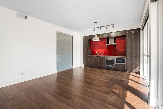 Photo du bâtiment - 300 Front St W