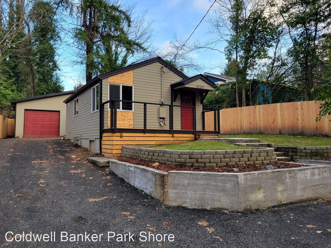1 br, 1 bath House 1039 West Avenue House Rental in Port Orchard