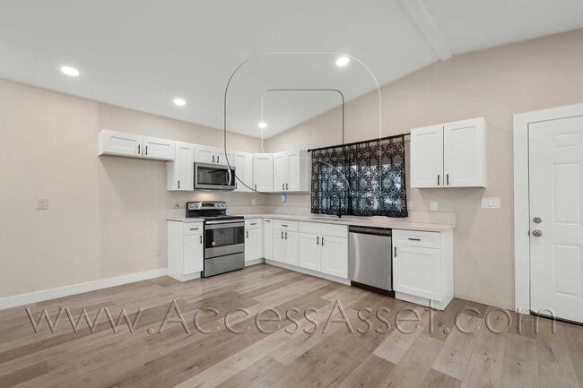 Building Photo - Charming 3 Bed/2 Bath Manufactured Home wi...