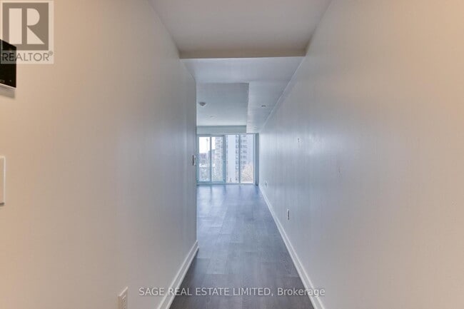 Building Photo - 50 McCaul St