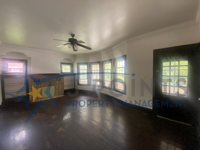 Building Photo - 3656 E 147th St
