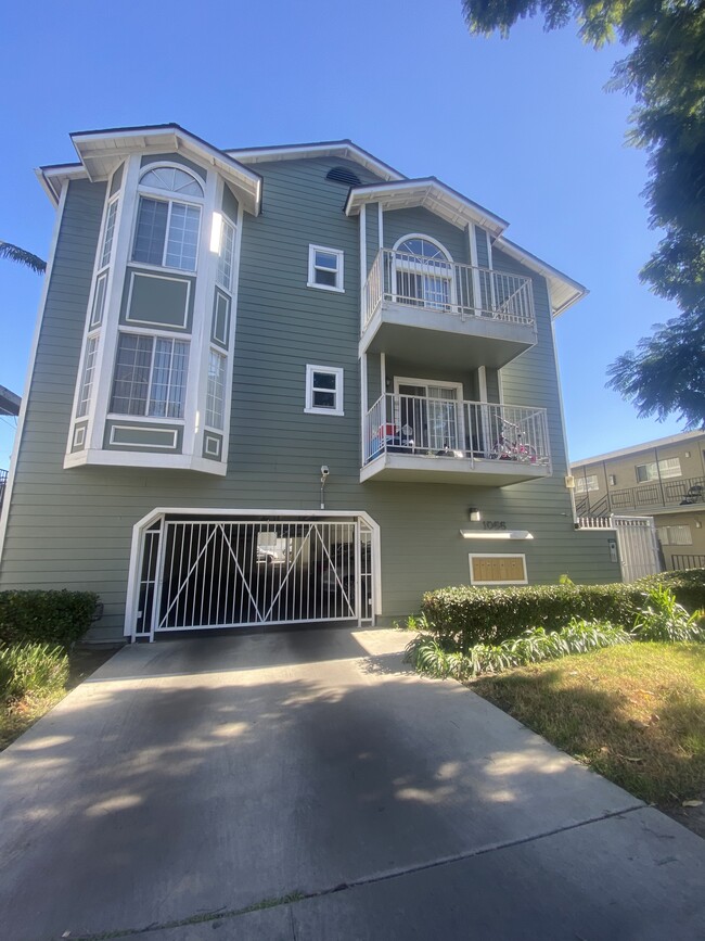Foto del edificio - 1066 Coronado Ave