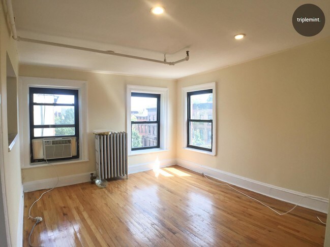 Building Photo - 85 Saint James Place