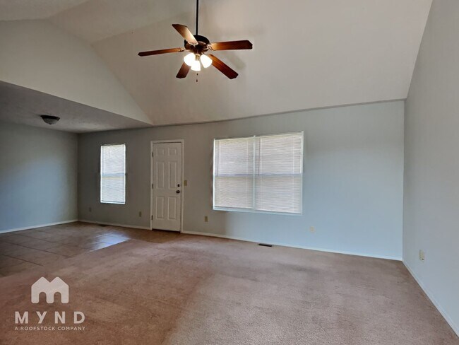 Building Photo - 1305 S Marseilles Ave