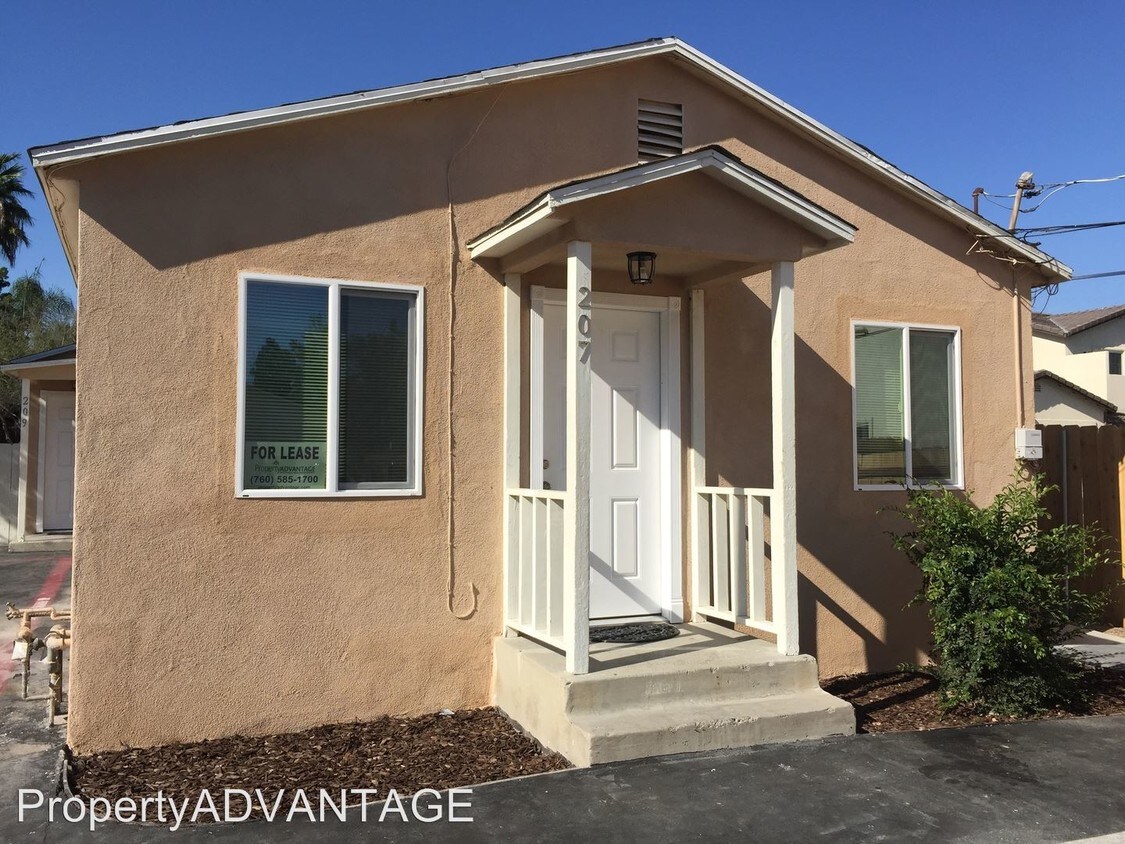 Primary Photo - 203-209 W Los Angeles Dr