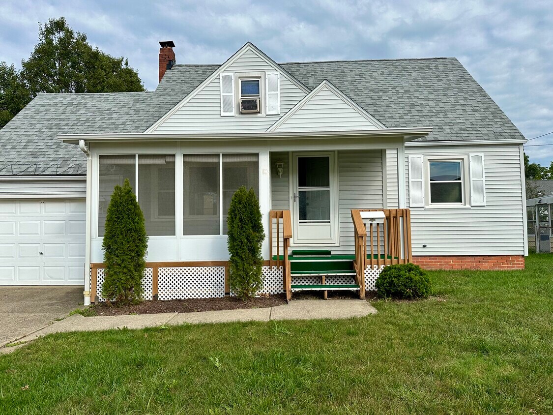 Primary Photo - 1831 Harding Dr