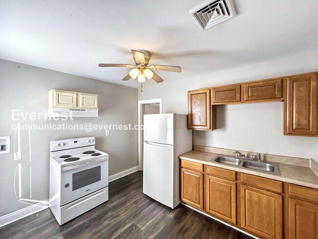 Foto del edificio - 2919 Creighton Rd