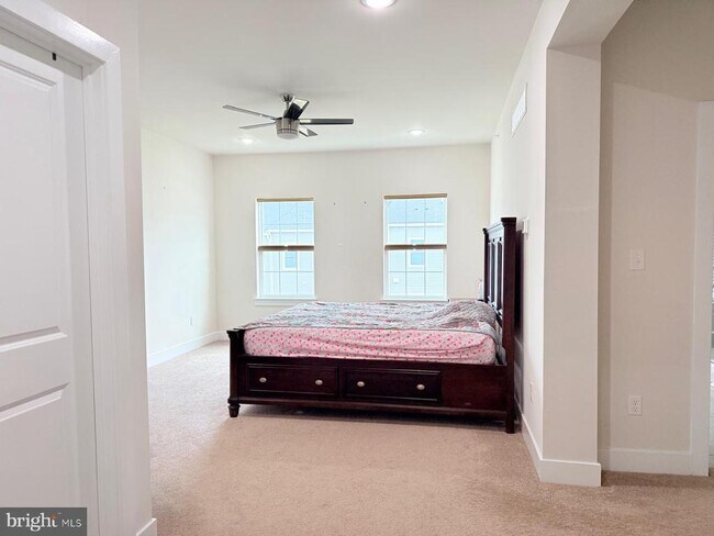 Foto del edificio - 161 Livingston Ln