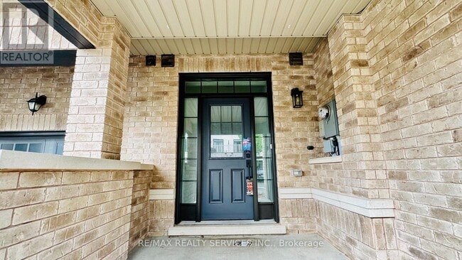 Building Photo - 1159 Lloyd Landing