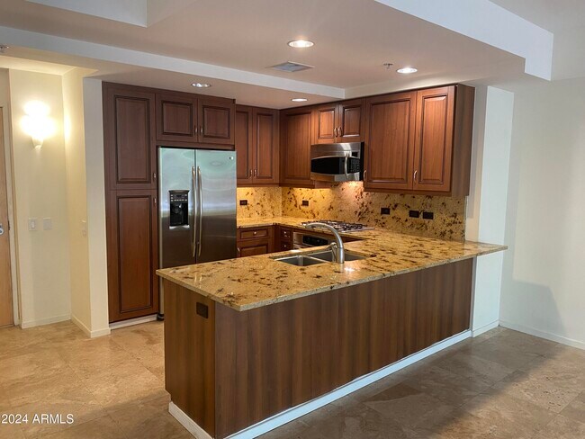 Foto del edificio - 7131 E Rancho Vista Dr