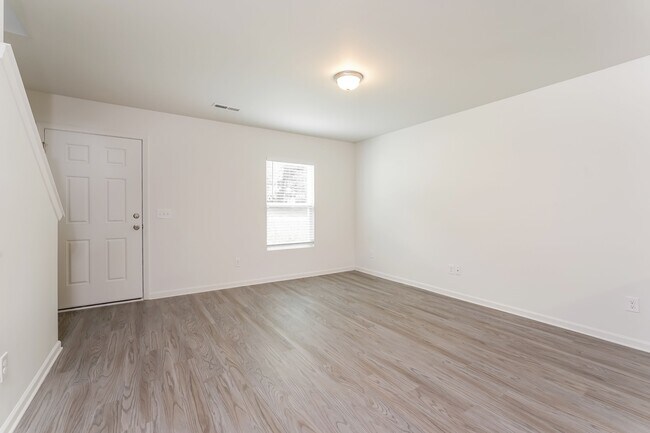 Foto del edificio - 4330 Shadi Green Ln