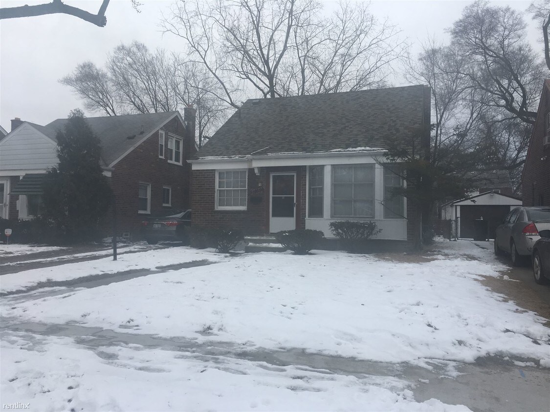 Primary Photo - 17636 Greenview Ave
