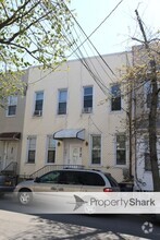 Building Photo - 60-60-60-56 56th St