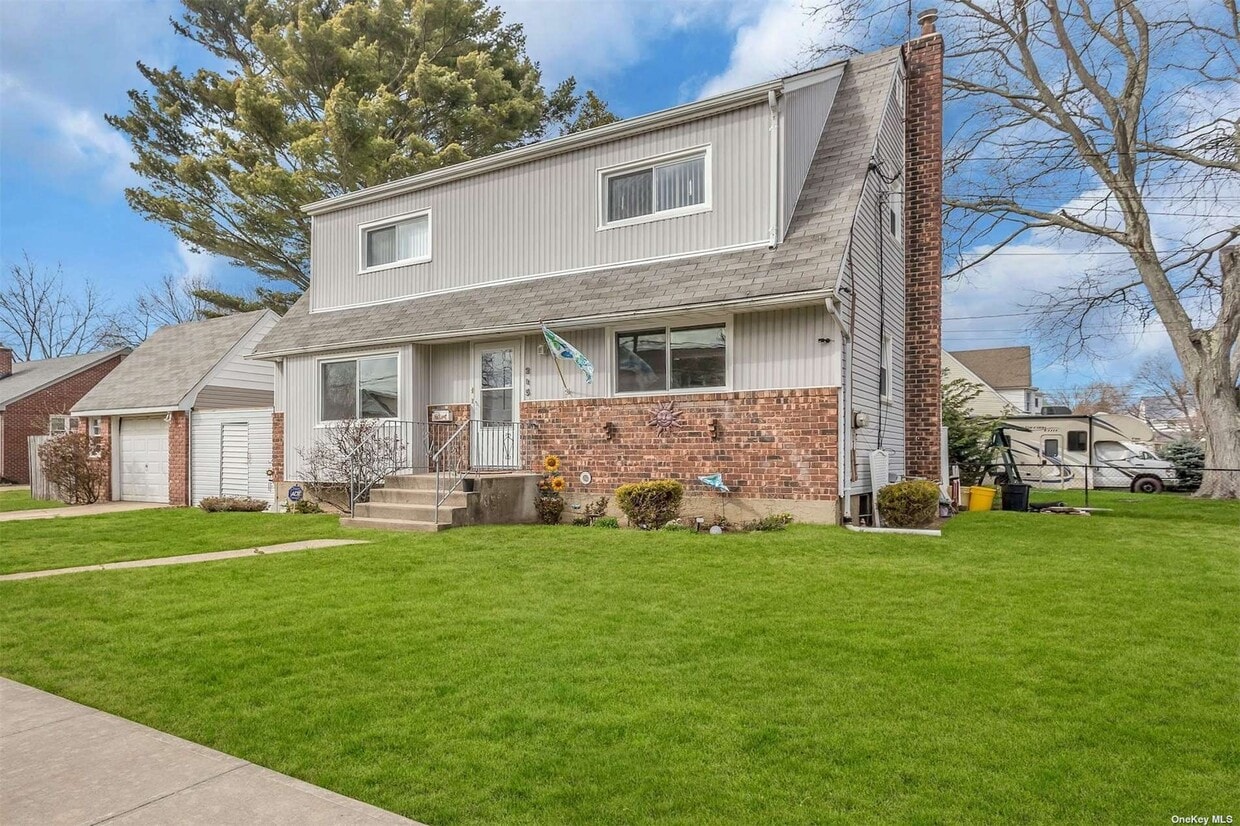 245 Grant Ave, Farmingdale, NY 11735 House Rental in Farmingdale, NY
