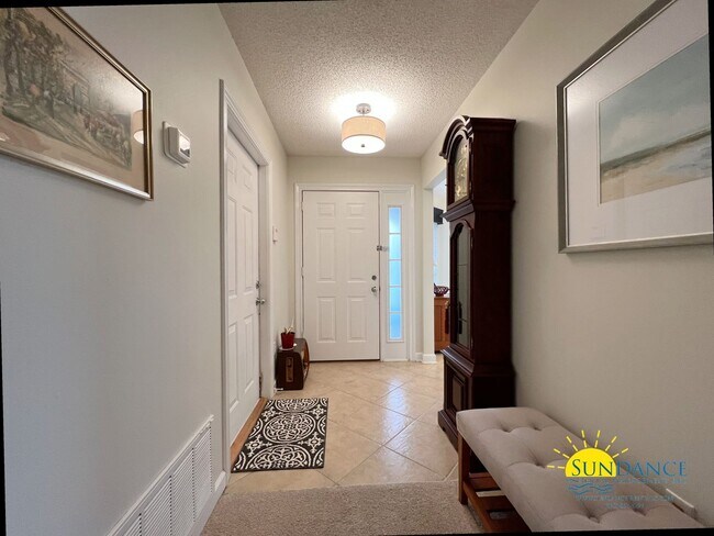 Building Photo - 451 Forest Glen Pl